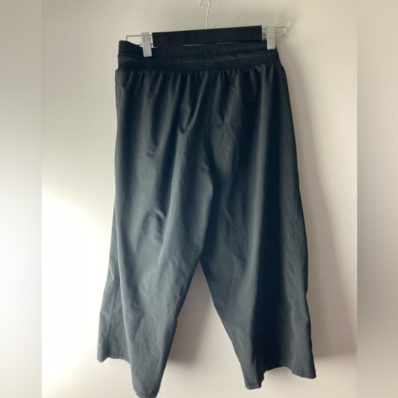 Champion capris - Picture 3 of 3
